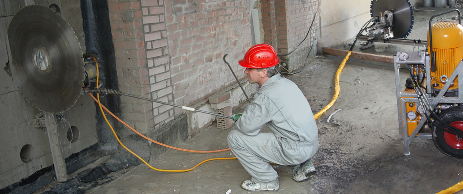 Almaznaya rezka betona stenoreznoj mashinoj Cedima